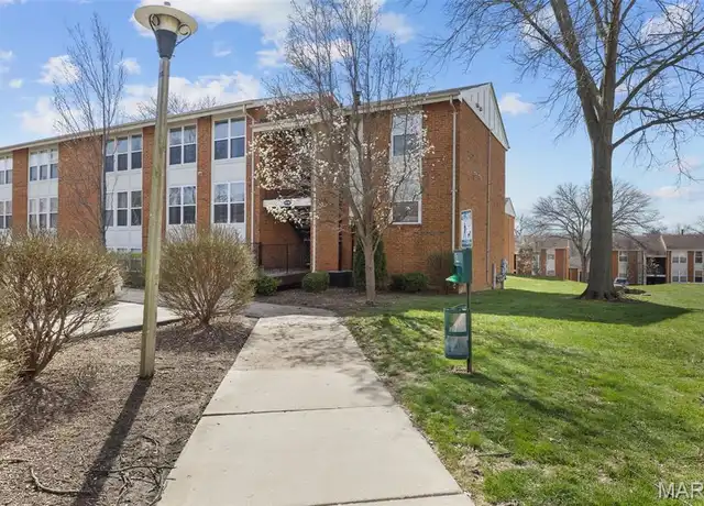 Property at 1970 Greenpoint Dr, Kirkwood, MO, 63122, 2 beds, 2 baths, [object Object]