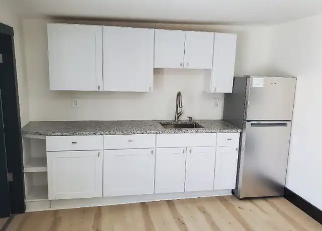 Property at 41 Manchester St Unit A, Manchester, NH, 03101, 2 beds, 1 bath, [object Object]