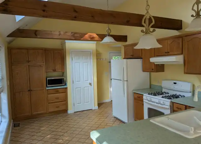 Property at 22 Box Pond Rd, Bellingham, MA, 02019, 1 bed, 1 bath, [object Object]
