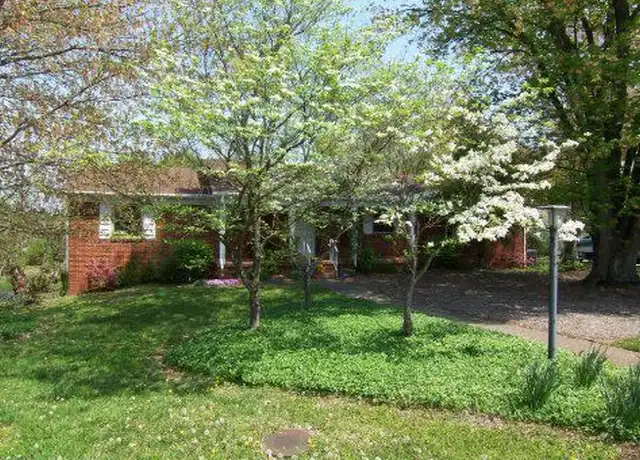 Property at 200 Suburban Rd, Knoxville, TN, 37923, 5 beds, 3 baths, [object Object]