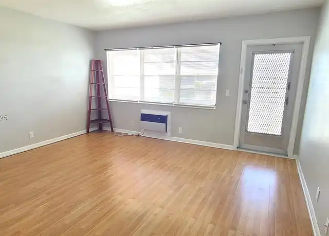 Property at 139 Coventry E Unit 139, West Palm Beach, FL, 33417, 1 bed, 1 bath, [object Object]