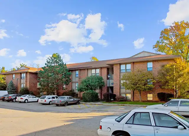 Property at The Woodside Apartments - 1833 Schrock Rd, Columbus, OH, 43229, 1-2 bed, 1-1.5 bath, [object Object]