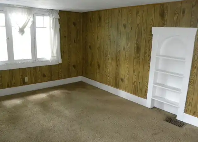 Property at 320 E 400 N Unit 2, Logan, UT, 84321, 1 bed, 1 bath, [object Object]