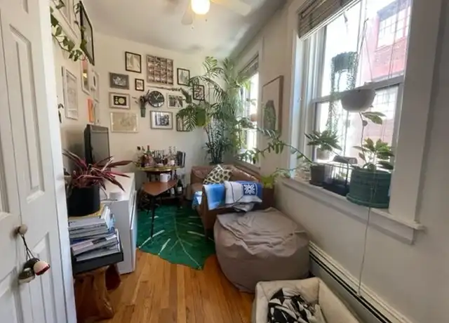 Property at 164 Prince St Unit 2, Boston, MA, 02113, 2 beds, 1 bath, [object Object]