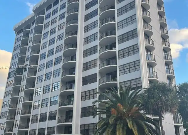 Property at 66 Valencia Ave Unit 1C, Coral Gables, FL, 33134, 2 beds, 2 baths, [object Object]
