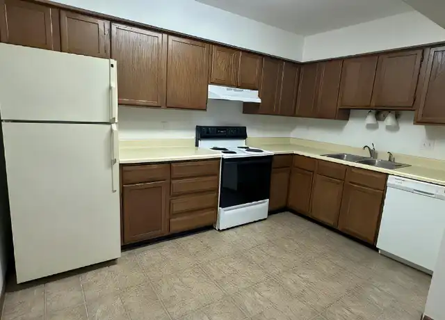 Property at 3211 Terrace Dr, Cedar Falls, IA, 50613, 2 beds, 1 bath, [object Object]