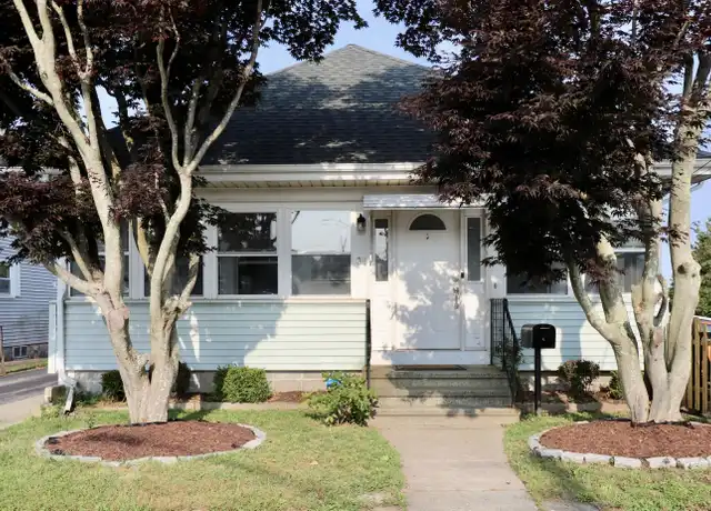 Property at 32 Denison Ave, Groton, CT, 06340, 3 beds, 2 baths, [object Object]