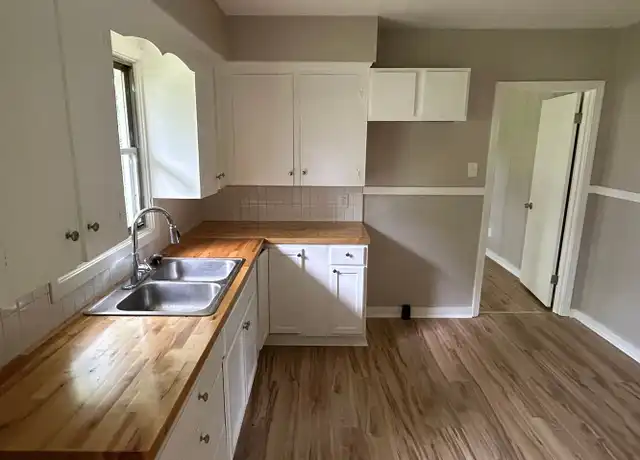 Property at 5445 Crepe Myrtle Ct, Jackson, MS, 39206, 3 beds, 1 bath, [object Object]