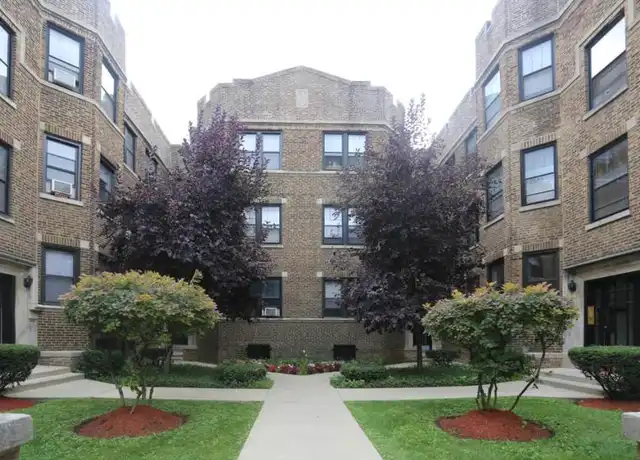 Property at 637 W Cornelia Ave, Chicago, IL, 60657, 2 beds, 1 bath, [object Object]