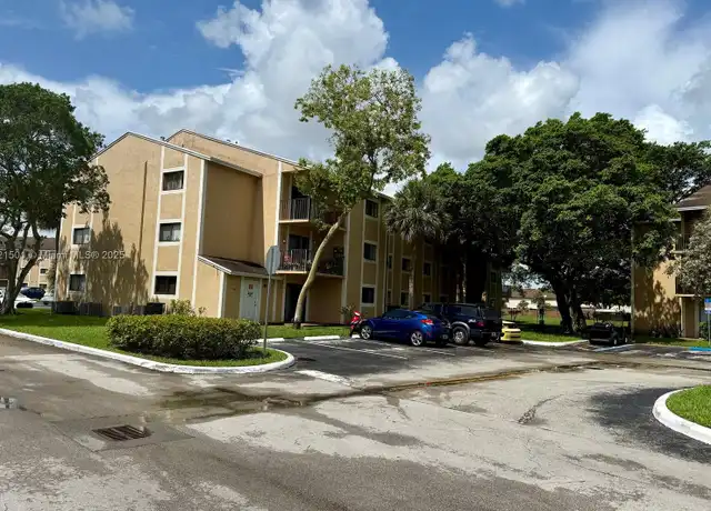 Property at 107 Palm Cir W Unit 107, Pembroke Pines, FL, 33025, 1 bed, 1 bath, [object Object]