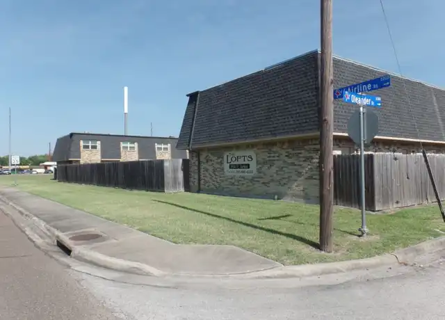 Property at 2112 E Airline Rd Unit Loft I, Victoria, TX, 77901, 1 bed, 1.5 baths, [object Object]