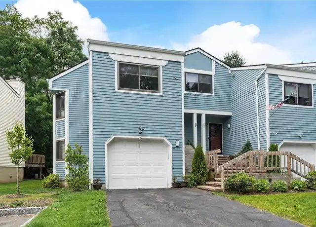 Property at 17 Top of the Rdg, Mamaroneck, NY, 10543, 2 beds, 2.5 baths, [object Object]