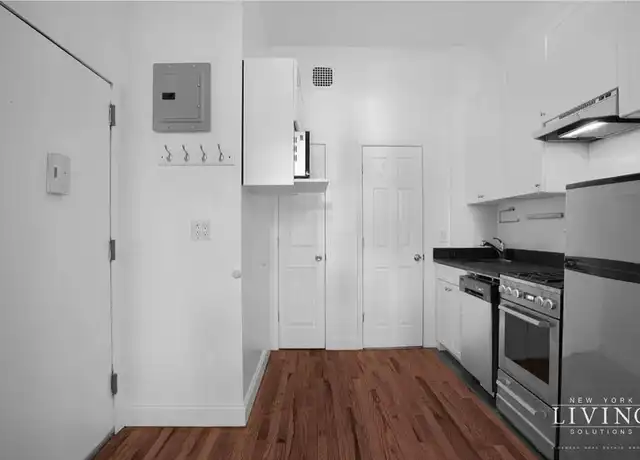 Property at 48 Greenwich Ave Unit 1aS, New York, NY, 10011, 0 beds, 1 bath, [object Object]