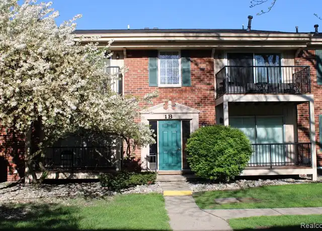 Property at 12060 15 Mile Rd, Sterling Heights, MI, 48312, 2 beds, 1.5 baths, [object Object]