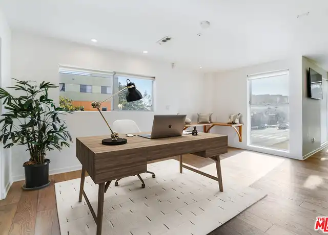 Property at 1617 Broadway Unit B, Santa Monica, CA, 90404, 1 bed, 2 baths, [object Object]