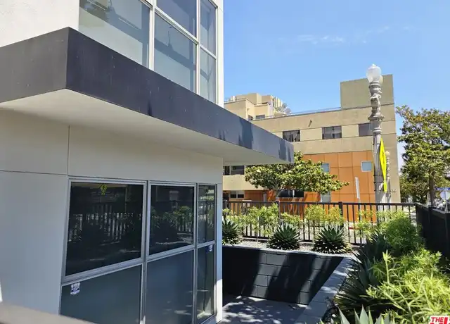 Property at 1617 Broadway Unit B, Santa Monica, CA, 90404, 1 bed, 2 baths, [object Object]