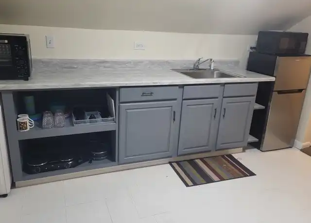 Property at 954 River Rd Rm 4, Piscataway, NJ, 08854, 1 bed, 1 bath, [object Object]