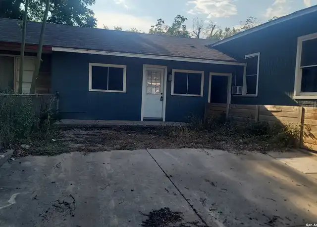 Property at 302 Hollenbeck Ave Unit 2, San Antonio, TX, 78211, 1 bed, 1 bath, [object Object]