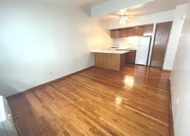 Property at 1112 E Knapp St Unit 17, Milwaukee, WI, 53202, 1 bed, 1 bath, [object Object]