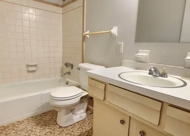 Property at 3520 Park Row Dr #1, Shively, KY, 40216, 1 bed, 1 bath, [object Object]