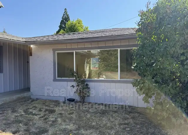 Property at 3028 NE Douglas Ave, Roseburg, OR, 97470, 0 beds, 1 bath, [object Object]