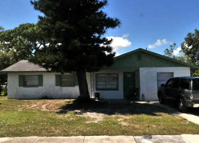 Property at 101 Camelot Dr, Fort Pierce, FL, 34946, 5 beds, 2 baths, [object Object]