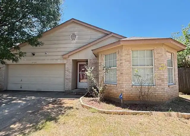 Property at 1721 Whispering Cove Trl, Fort Worth, TX, 76134, 3 beds, 2 baths, [object Object]