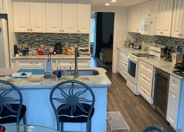 Property at 3082 Landmark Blvd, Palm Harbor, FL, 34684, 1 bed, 1 bath, [object Object]