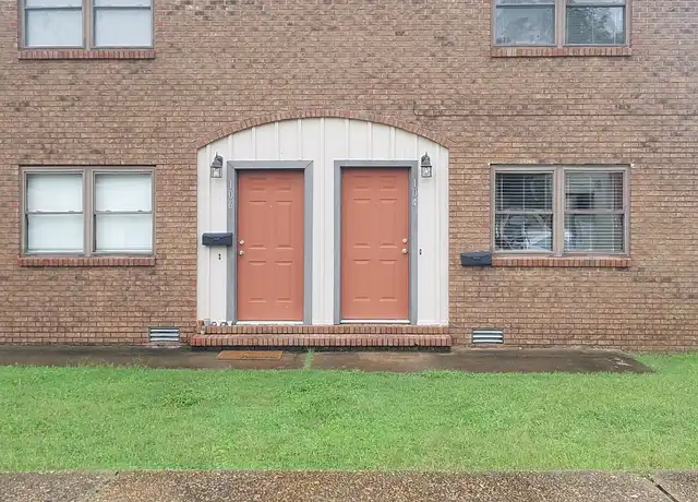 Property at 104 N Cumberland Ave, Russellville, AR, 72801, 2 beds, 1.5 baths, [object Object]