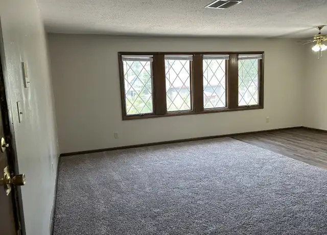 Property at 1716 D Ave NE Unit C1, Cedar Rapids, IA, 52402, 2 beds, 1 bath, [object Object]