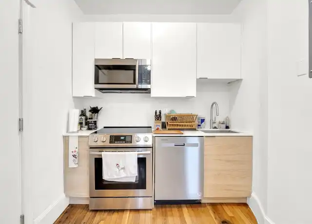 Property at 1082 Commonwealth Ave Unit 201, Boston, MA, 02215, 1 bed, 1.5 baths, [object Object]