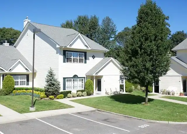 Property at 510 Centre Ct Unit 510, Medford, NY, 11763, 2 beds, 1 bath, [object Object]