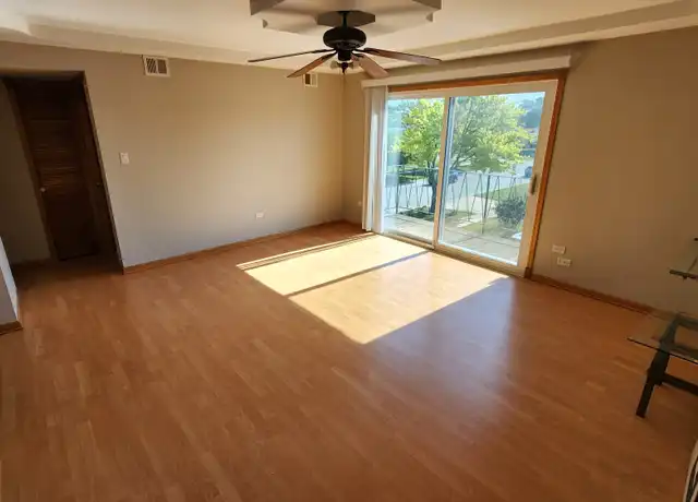 Property at 10707 Keating Ave Unit 3, Oak Lawn, IL, 60453, 2 beds, 1 bath, [object Object]