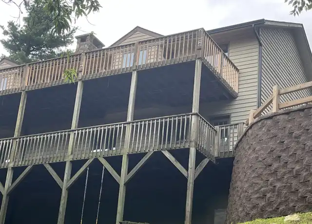 Property at 630 Sorrento Dr, Blowing Rock, NC, 28605, 3 beds, 2 baths, [object Object]