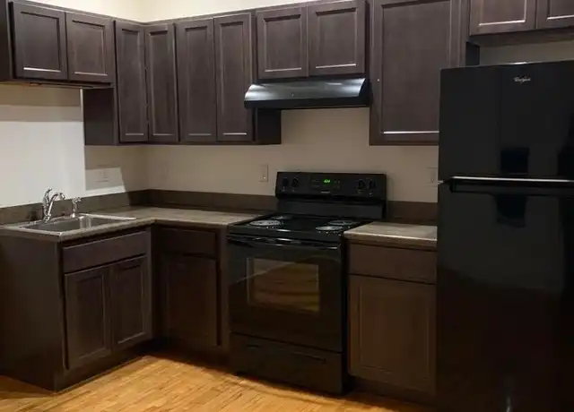 Property at 673 Pine St, Manchester, NH, 03104, 1 bed, 1 bath, [object Object]