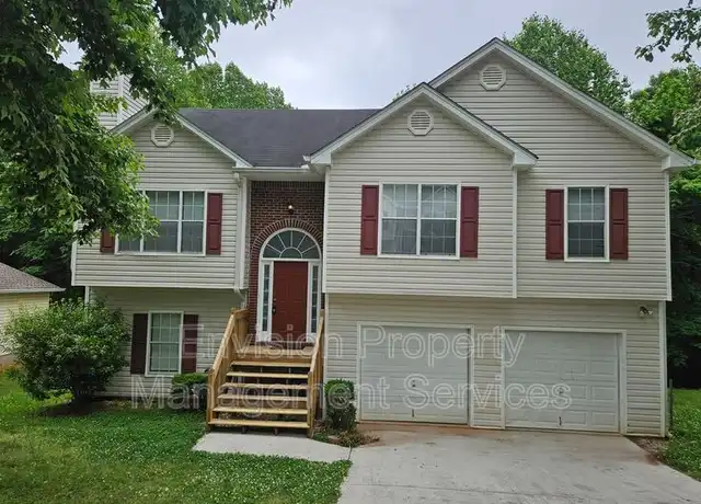 Property at 10996 Knotty Pine Pl, Hampton, GA, 30228, 5 beds, 3 baths, [object Object]
