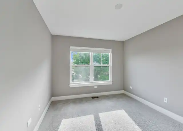 Property at 25 Clay Ave Unit F, Highwood, IL, 60040, 3 beds, 2.5 baths, [object Object]