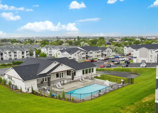 Photo of 300 E 9th Ave, Moses Lake, WA 98837