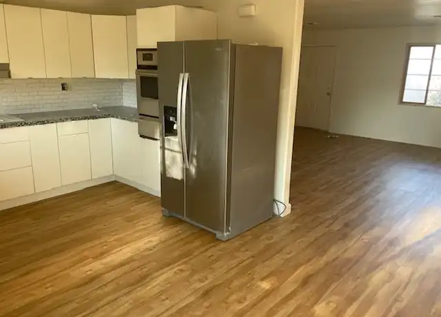 Property at 902 S Una Ave, Tempe, AZ, 85281, 4 beds, 2 baths, [object Object]