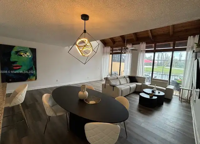 Property at 10850 S Golfview Dr, Pembroke Pines, FL, 33026, 3 beds, 2 baths, [object Object]