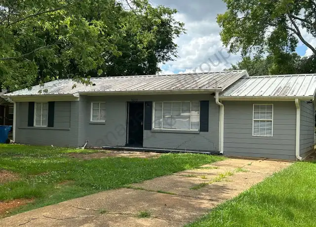 Property at 1632 Collier Dr, Birmingham, AL, 35228, 3 beds, 1 bath, [object Object]