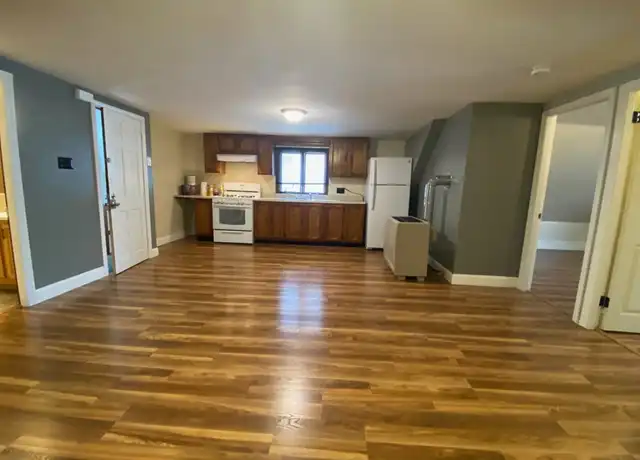 Property at 141 Holly St Unit 3, New Bedford, MA, 02746, 2 beds, 1 bath, [object Object]