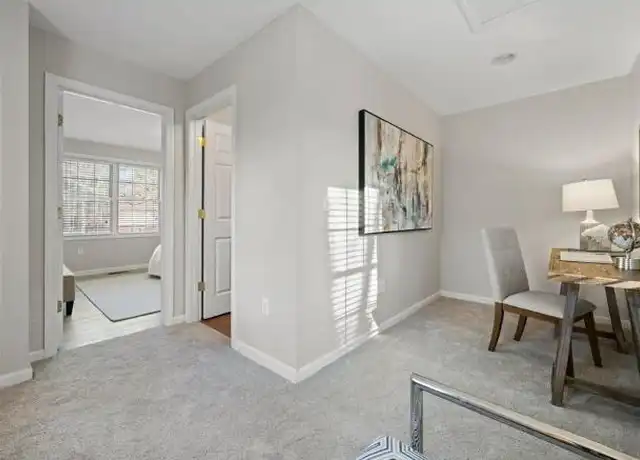 Property at 696 Hixville Rd, North Dartmouth, MA, 02747, 1 bed, 1 bath, [object Object]
