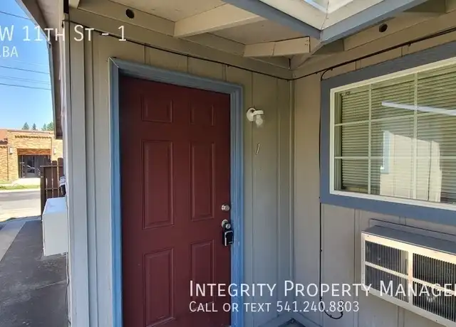 Property at 611 W 11th St Unit 1, Medford, OR, 97501, 2 beds, 1 bath, [object Object]