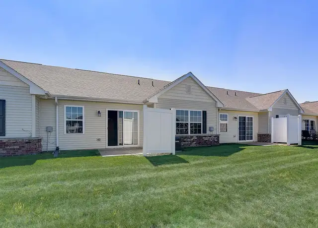 Photo of 4000 Pond Willow Rd, Naperville, IL 60564