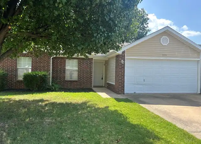 Property at 1370 S Jasmine Ln, Fayetteville, AR, 72704, 3 beds, 2 baths, [object Object]