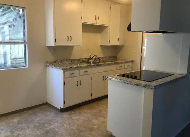 Property at 818 Taylor St Unit D, Medford, OR, 97504, 1 bed, 1 bath, [object Object]