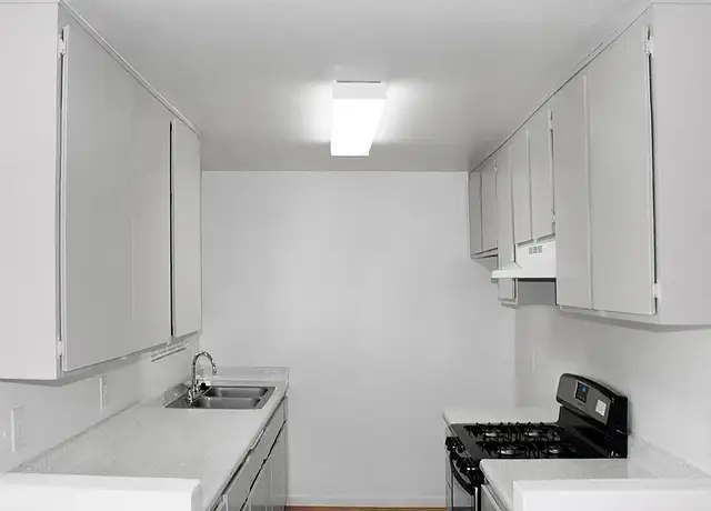 Photo of 7862 Lankershim Ave, Highland, CA 92346
