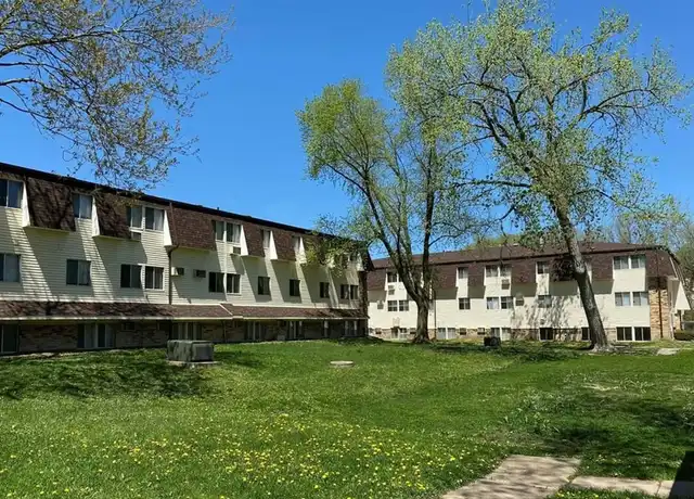 Property at The Quarters on 9th - 5201 SW 9th St, Des Moines, IA, 50315, 1-2 bed, 1 bath, [object Object]