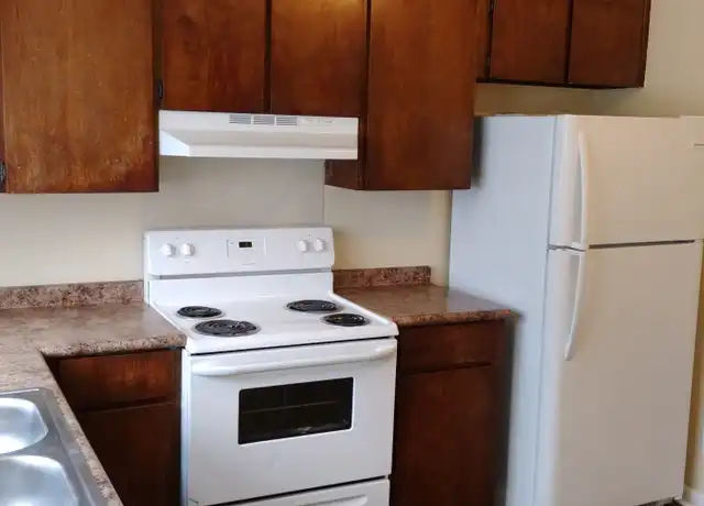 Property at 2595 Robinhood Rd Unit P, Macon, GA, 31206, 2 beds, 1.5 baths, [object Object]